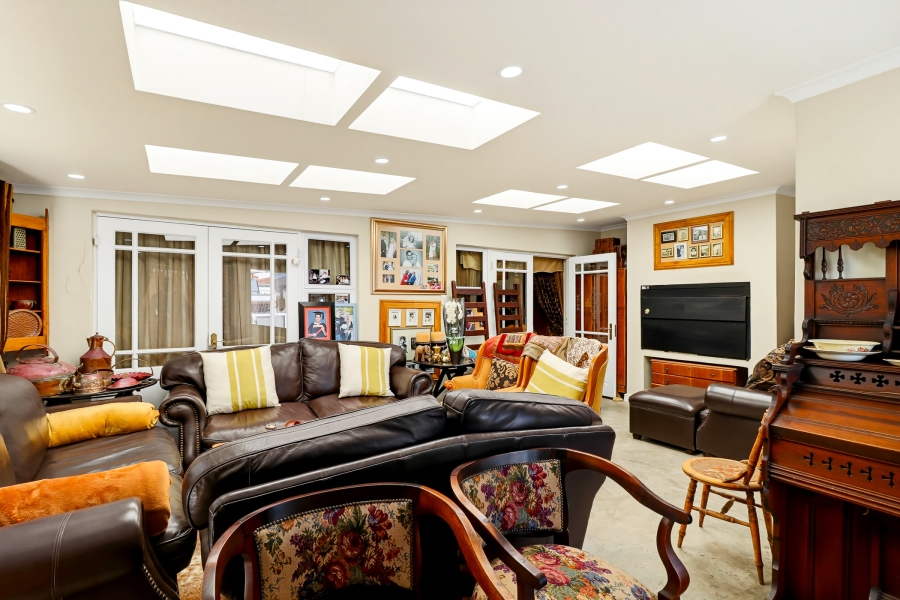 2 Bedroom Property for Sale in Harbour Island Western Cape